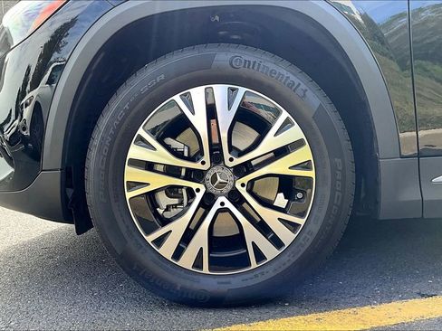 Used 2025 Mercedes-Benz GLA 250 4MATIC image 8