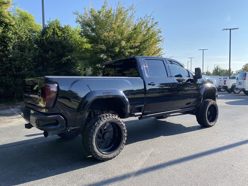 Used 2021 GMC Sierra 2500 AT4 w/ AT4 Premium Plus Package AWD/4WD image 9