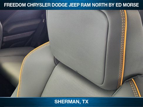 Used 2025 Toyota 4Runner Trailhunter image 12