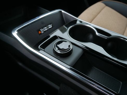 New 2026 Chevrolet Equinox ACTIV w/ Convenience Package III image 15