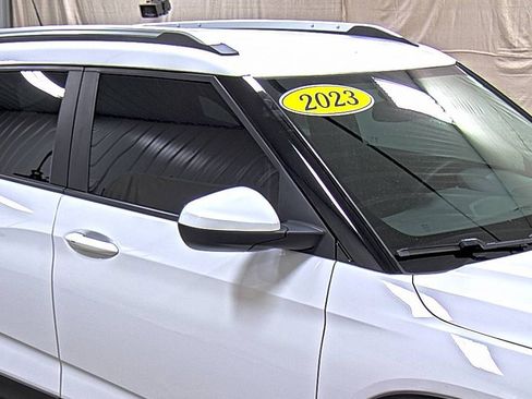Certified 2023 Chevrolet TrailBlazer LT w/ Convenience Package FWD image 15