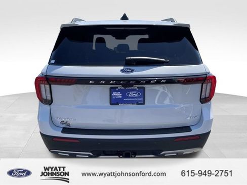 New 2026 Ford Explorer Active image 4