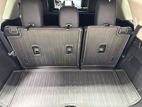 Used 2022 Nissan Pathfinder SL AWD/4WD image 33