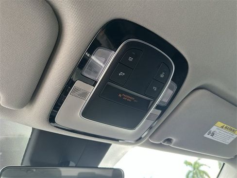 Used 2023 Hyundai Santa Fe SE image 16