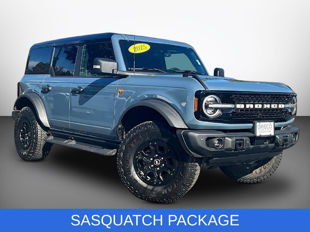 Used 2025 Ford Bronco Badlands AWD/4WD image 1