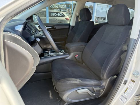 Used 2015 Nissan Pathfinder S image 13