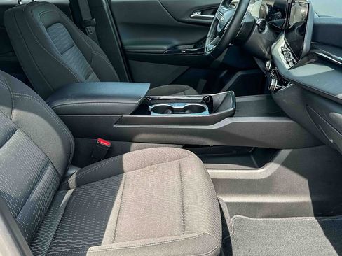 Used 2025 Chevrolet Equinox LT FWD image 22