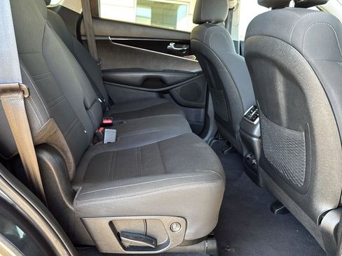 Used 2020 Kia Sorento LX w/ LX I4 Convenience Package AWD/4WD image 41