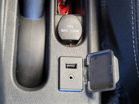 Certified 2016 Nissan Versa SV FWD image 14