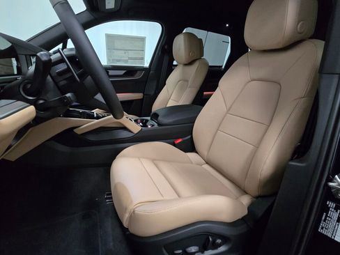 New 2026 Porsche Cayenne image 5