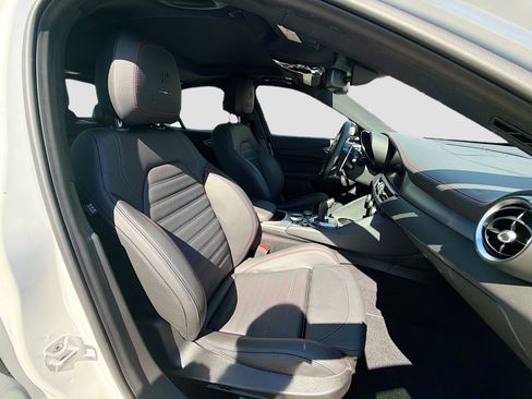 Used 2025 Alfa Romeo Giulia AWD w/ Driving Assist Package image 14