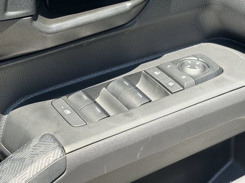 Certified 2025 Toyota Tacoma SR5 AWD/4WD image 26