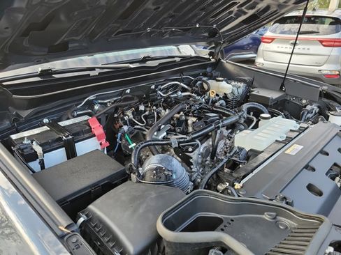 Used 2024 Toyota Tacoma SR5 w/ SR5 Upgrade Package image 38