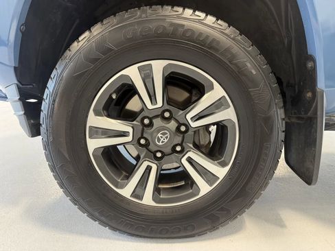 Used 2019 Toyota Tacoma TRD Sport image 44