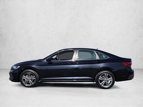 Used 2024 Volkswagen Jetta SE FWD image 9