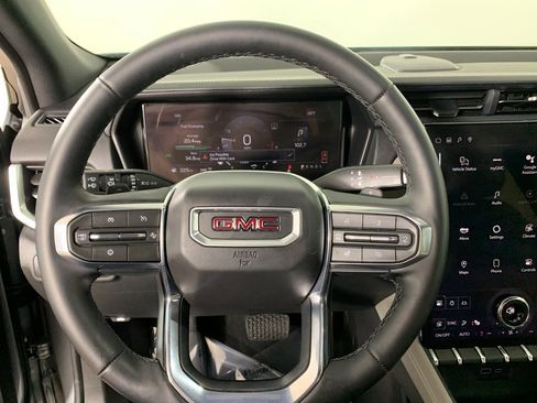 Used 2025 GMC Terrain Elevation w/ Elevation Premium Package image 19