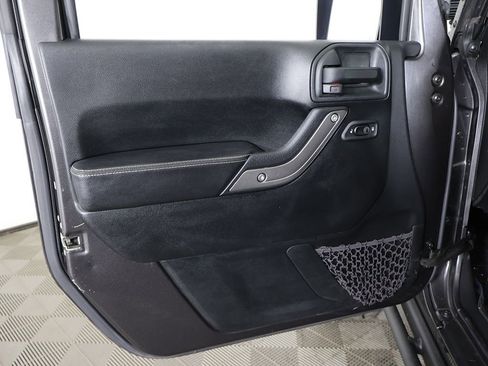 Used 2018 Jeep Wrangler Unlimited Sport AWD/4WD image 16