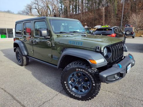Used 2023 Jeep Wrangler Unlimited w/ 8.4" Radio Group image 2