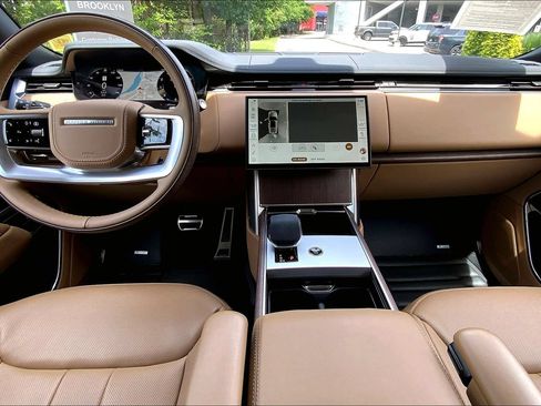 Used 2025 Land Rover Range Rover Long Wheelbase SE AWD/4WD image 15