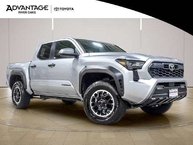 Certified 2025 Toyota Tacoma TRD Off-Road AWD/4WD image 2