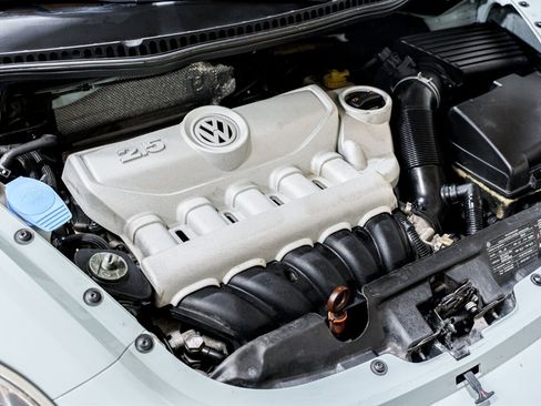 Used 2010 Volkswagen Beetle Convertible image 23