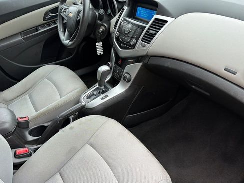 Used 2015 Chevrolet Cruze LT image 14