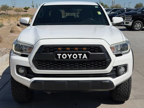Used 2020 Toyota Tacoma TRD Off-Road w/ Technology Package AWD/4WD image 3