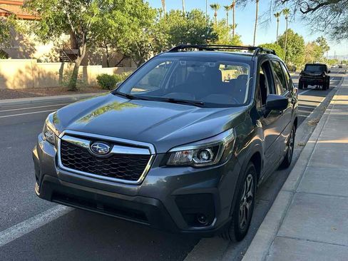Used 2020 Subaru Forester Premium AWD/4WD image 4