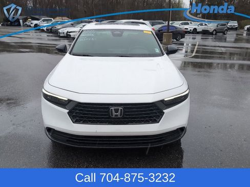 Used 2023 Honda Accord Sport image 2