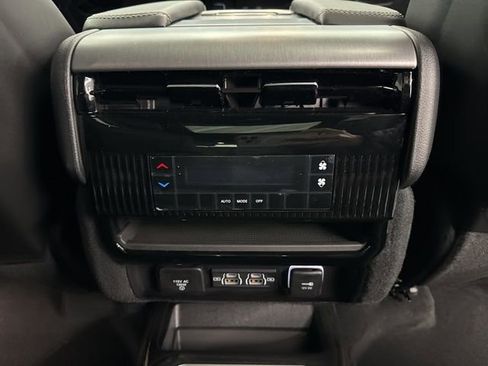 New 2026 Jeep Grand Wagoneer 4WD image 36