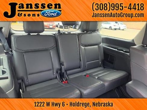 Used 2025 Ford Expedition Active AWD/4WD image 10