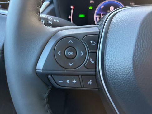 Used 2026 Toyota Corolla Cross SE image 10