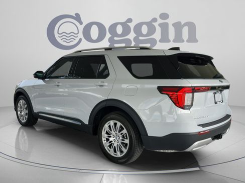 New 2026 Ford Explorer Platinum RWD image 3