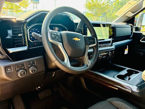 New 2026 Chevrolet Silverado 2500 LT w/ Convenience Package AWD/4WD image 25