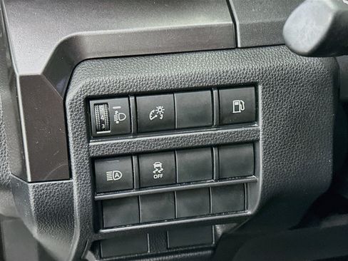 Used 2025 Toyota 4Runner SR5 AWD/4WD image 17