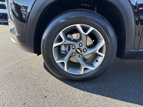 Used 2025 Chevrolet Trax LT w/ LT Convenience Package image 30