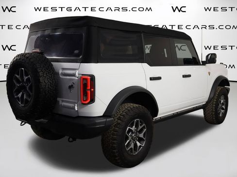 Used 2023 Ford Bronco Badlands image 42
