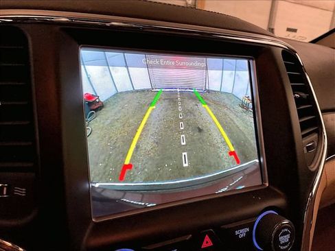 Used 2018 Jeep Grand Cherokee Overland AWD/4WD image 21