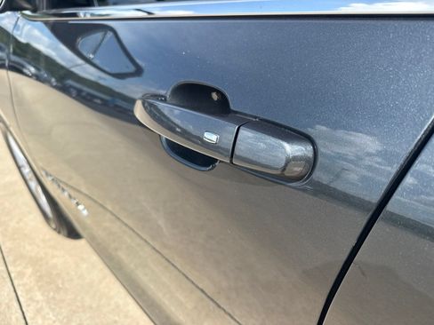Used 2020 Chevrolet Equinox LT AWD/4WD image 11