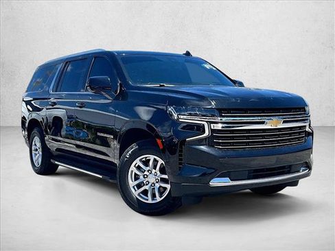 Used 2022 Chevrolet Suburban LT RWD image 12
