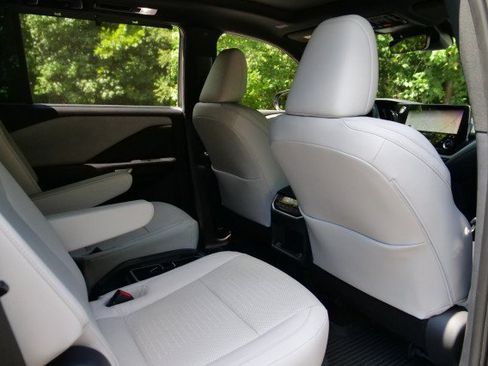 Used 2025 Lexus TX 350 AWD w/ Technology Package image 45
