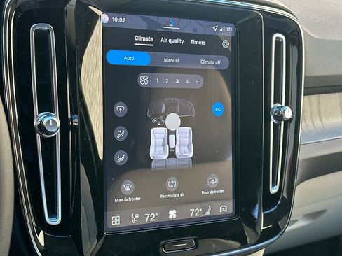 New 2026 Volvo XC40 B5 Plus w/ Protection Package Premier image 23