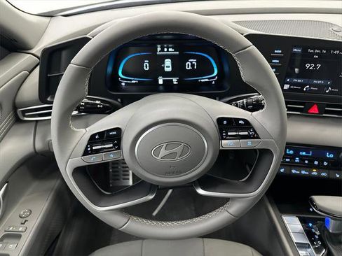 New 2026 Hyundai Elantra SEL Sport image 23