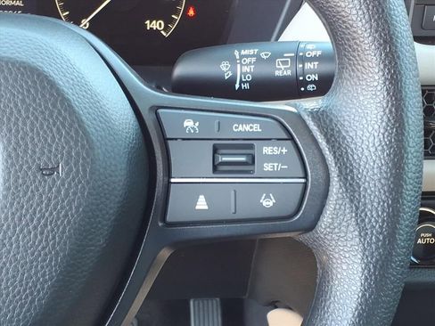 Used 2025 Honda HR-V LX image 17