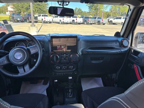 Used 2013 Jeep Wrangler Unlimited Sahara w/ Trailer Tow Group image 13