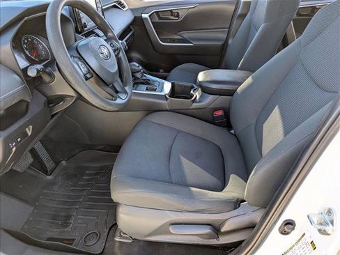 Used 2022 Toyota RAV4 LE image 15