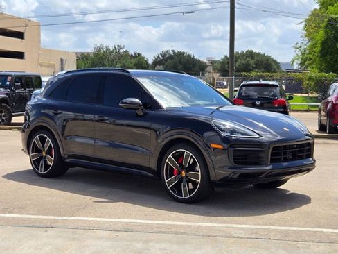Used 2021 Porsche Cayenne GTS AWD/4WD image 3