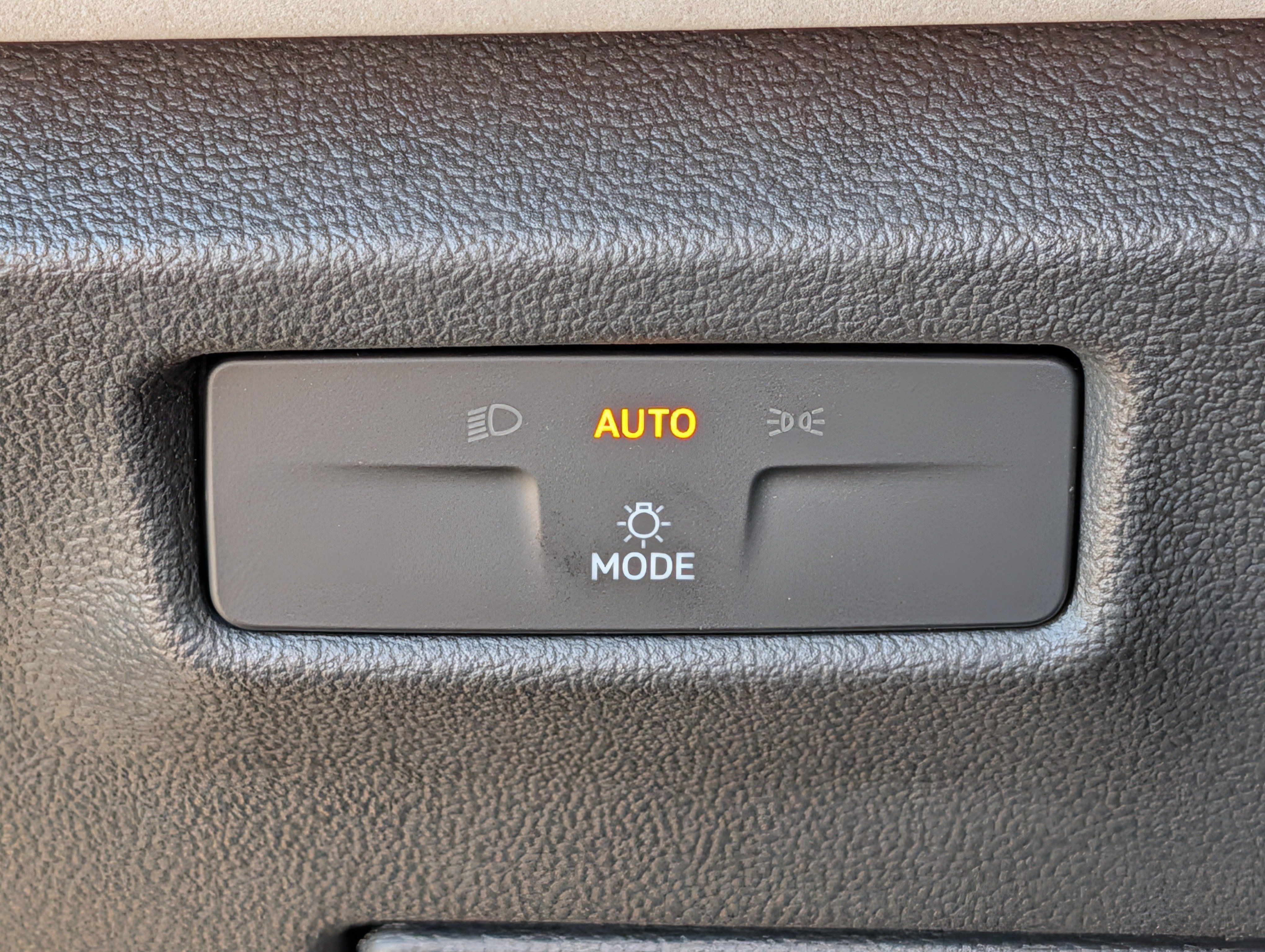 Certified 2026 Volkswagen Tiguan SE R-Line AWD/4WD image 26