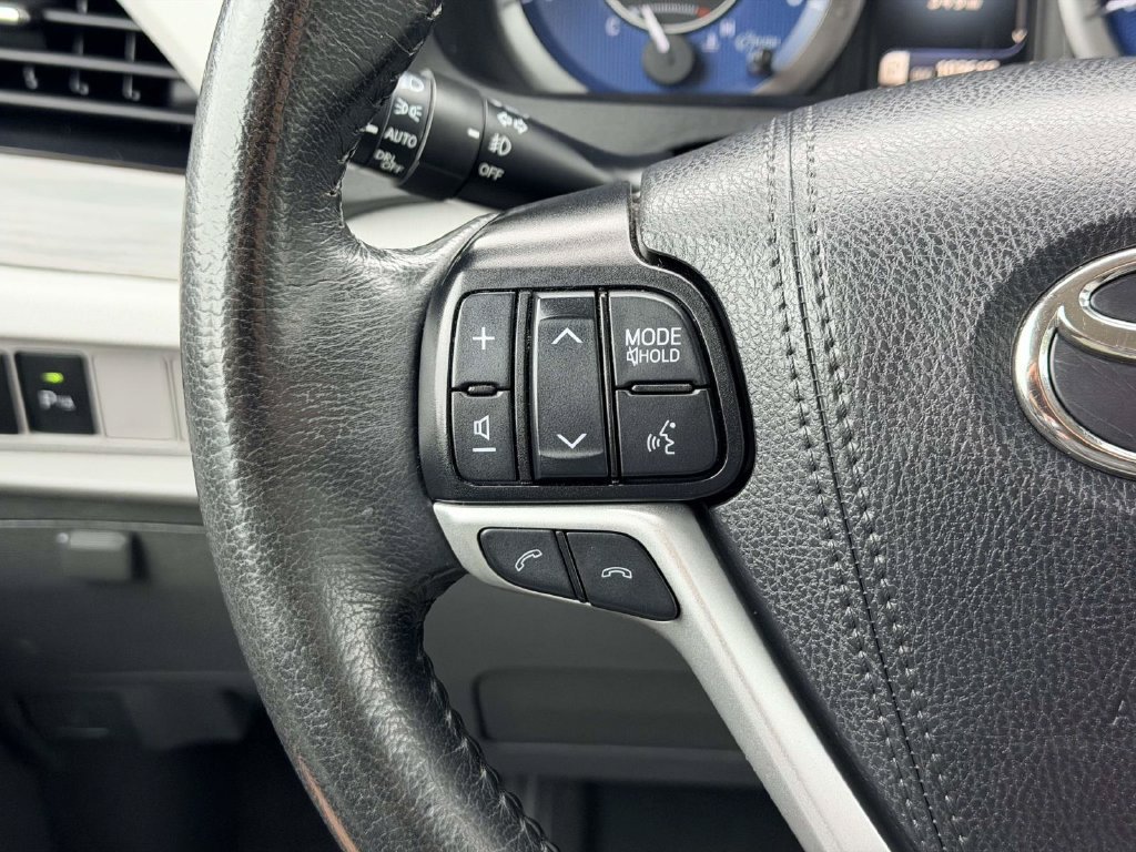 Certified 2020 Toyota Sienna XLE w/ XLE Navigation Package AWD/4WD image 8