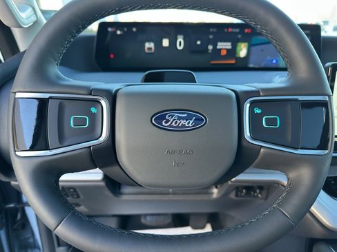 New 2025 Ford Expedition Active image 13